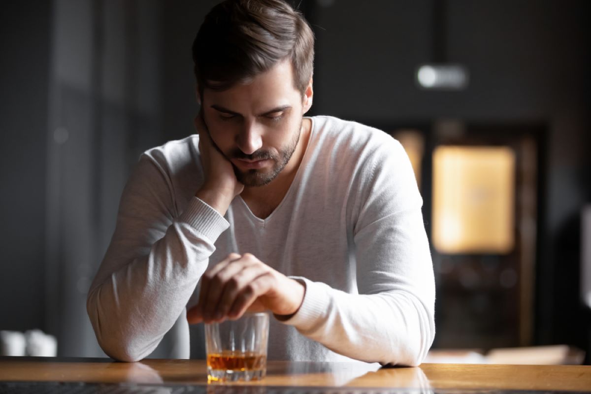 I sintomi dell’alcolismo e le sue conseguenze缩略图