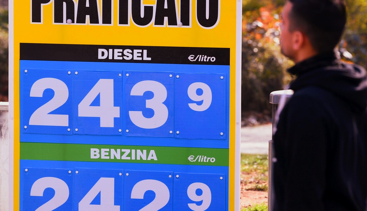 Quanto costa la benzina al litro? Prezzo, previsioni, accise缩略图